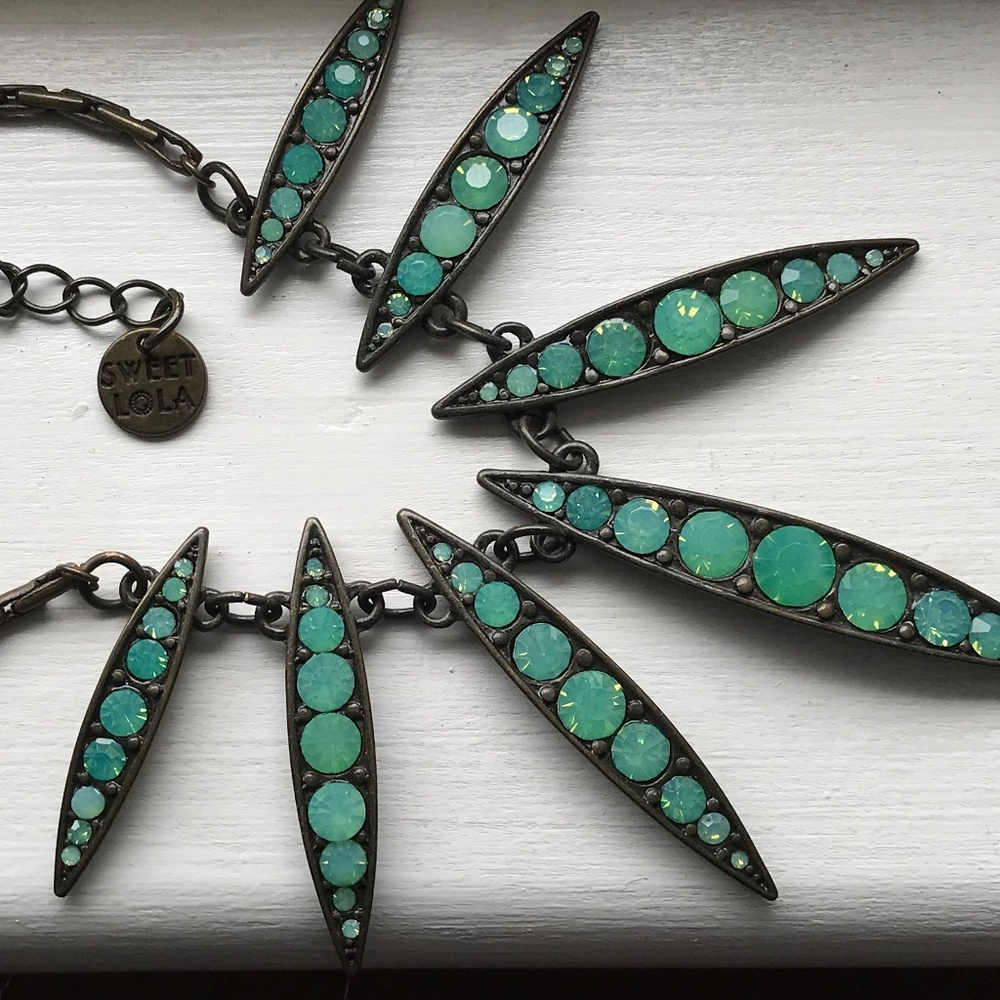 Stunning necklace by Sweet Lola adds the finishing touch to your party outfits.